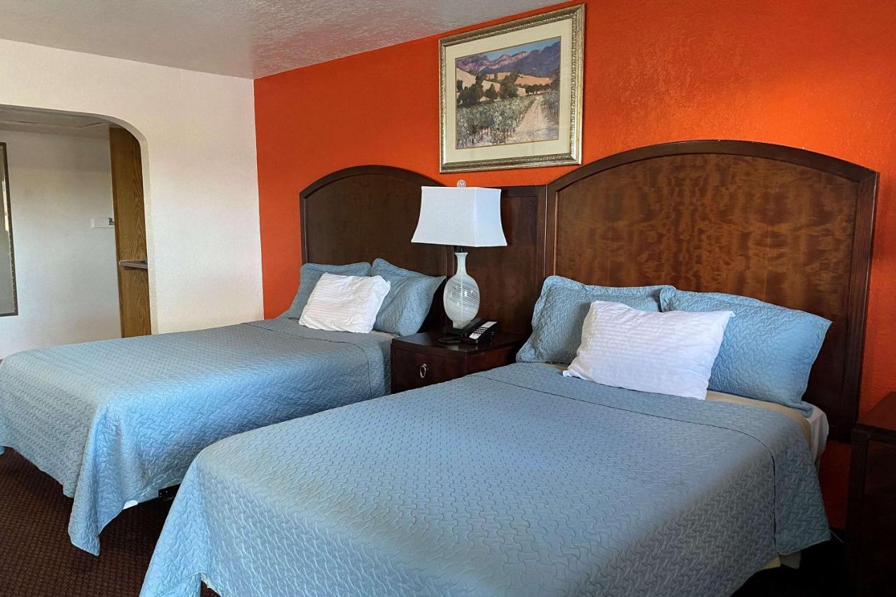Travelodge By Wyndham Farmington Hwy 64 Exterior foto
