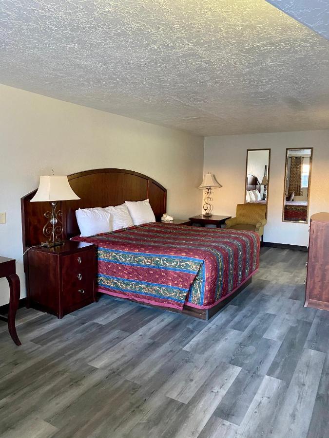 Travelodge By Wyndham Farmington Hwy 64 Exterior foto