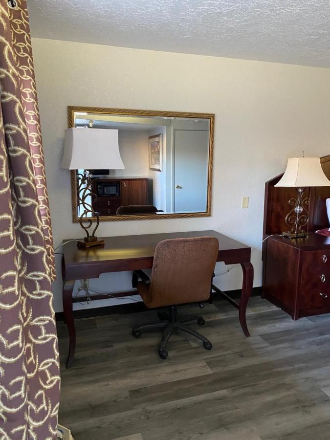 Travelodge By Wyndham Farmington Hwy 64 Exterior foto