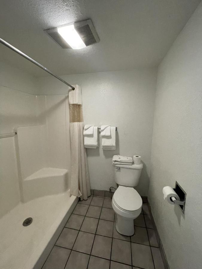 Travelodge By Wyndham Farmington Hwy 64 Exterior foto