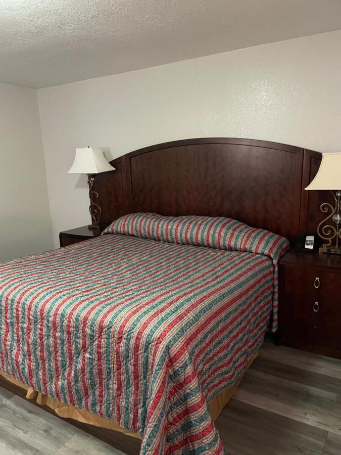 Travelodge By Wyndham Farmington Hwy 64 Exterior foto